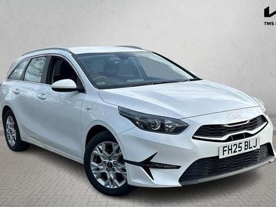 Used Kia Ceed 138 HP (101 kW) 2025 White Hatchback