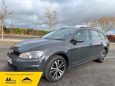 Used VW Golf VII SE 105 HP (77 kW) 2014 Nardo grey Estate