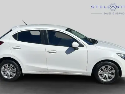 Begagnad Mazda 2 74 HK (54 kW) 2016 Vit