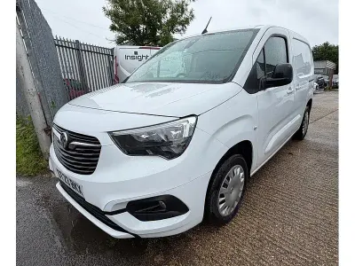 Used Vauxhall Combo 100 HP (73 kW) 2023 White MPV