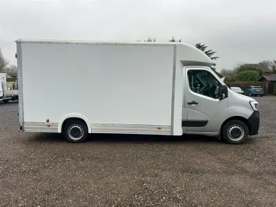 Used Renault Master Business 135 HP (99 kW) 2022 Grey MPV