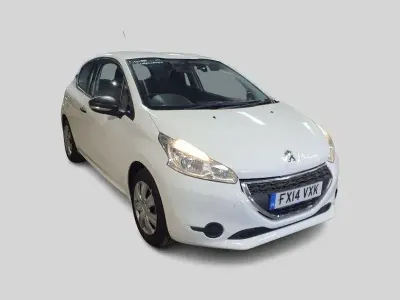 Używany Peugeot 208 Access 68 KM (50 kW) 2014 Biały Hatchback
