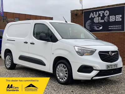 Używany Vauxhall Combo Sportive 100 KM (73 kW) 2020 Biały Minivan