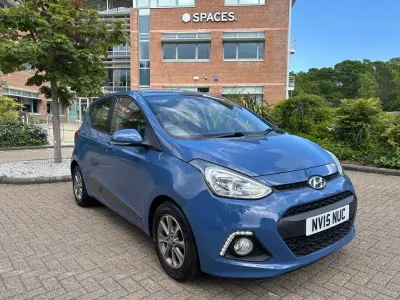 Używany Hyundai i10 Premium 87 KM (63 kW) 2015 Niebieski Hatchback