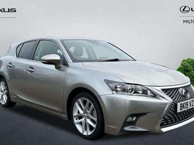 Lexus CT200h