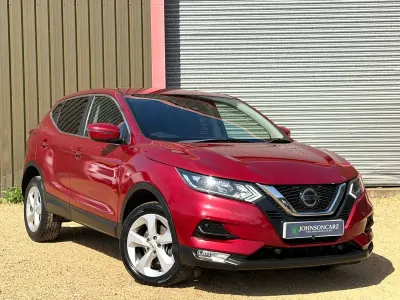 Used Nissan Qashqai Acenta Premium 115 HP (84 kW) 2018 Red SUV