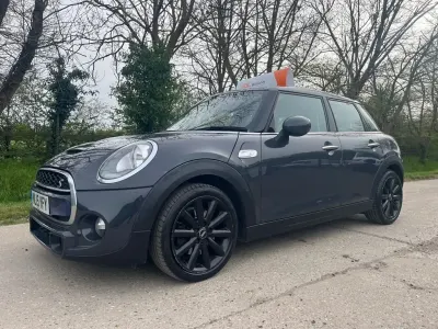 Usado Mini Cooper S Hatch 192 CV (141 kW) 2015 Gris Utilitario