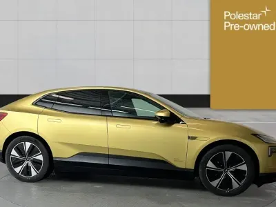 Begagnad Polestar 4 Plus 200 kW (272 HK) 2024 Guld SUV