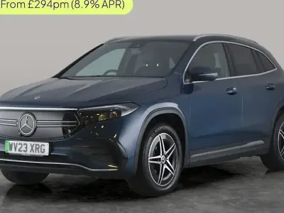 Begagnad Mercedes EQA250+ AMG line 139 kW (190 HK) 2023 Blå SUV