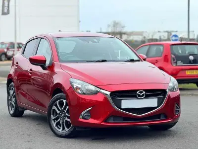 Begagnad Mazda 2 Inclusive 2019 Röd Halvkombi