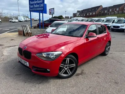 Begagnad BMW 116 Sport Line 2015 Röd Halvkombi