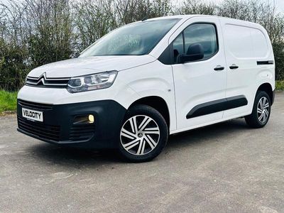 Used Citroën Berlingo 100 HP (73 kW) 2021 White MPV