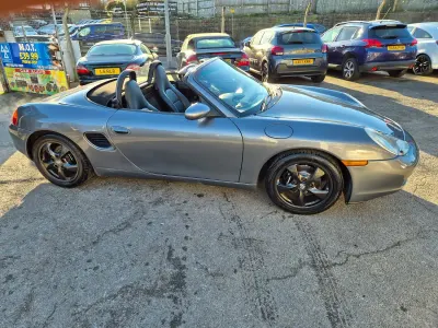Usado Porsche Boxster 220 HP (161 kW) 2002 Cinzento Cabrios
