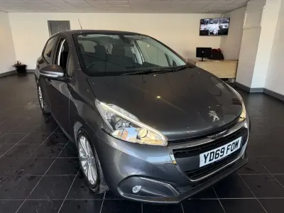 Used Peugeot 208 Signature Sky 2019 Grey Hatchback