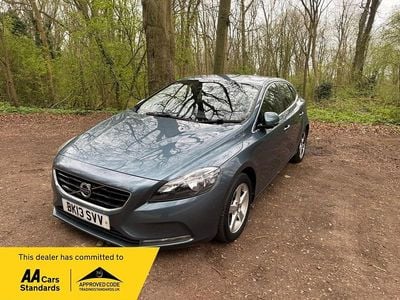 Used Volvo V40 SE 115 HP (84 kW) 2013 Blue Hatchback