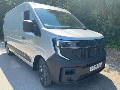 New Renault Master 148 HP (108 kW) 2025 Silver Van
