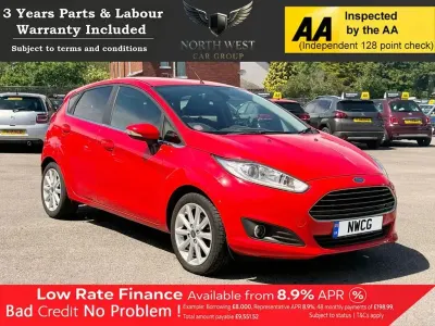 Used Ford Fiesta Titanium 100 HP (73 kW) 2015 Red Hatchback