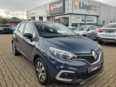 Used Renault Captur Play 90 HP (66 kW) 2019 Blue/black SUV