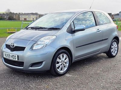 Silver Used 2009 Toyota Yaris Hatchback | £4,750 (Fair price)