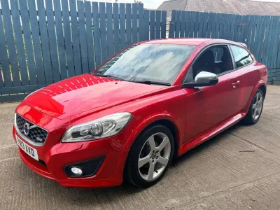 Used Volvo C30 R-Design 145 HP (106 kW) 2013 Red Hatchback