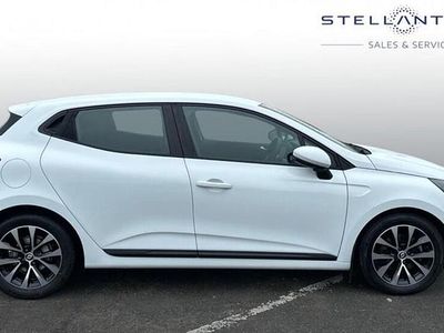 Used Renault Clio V Iconic 138 HP (101 kW) 2022 Blue