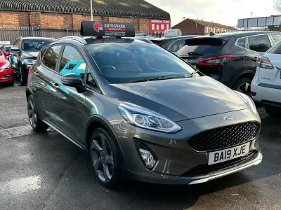 Usado Ford Fiesta Active 100 HP (73 kW) 2019 Cinzento Citadino