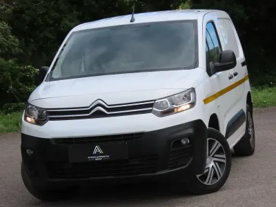Used Citroën Berlingo 100 HP (73 kW) 2021 White MPV