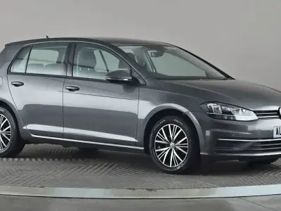 Begagnad VW Golf VII SE 110 HK (80 kW) 2017 Grå Halvkombi