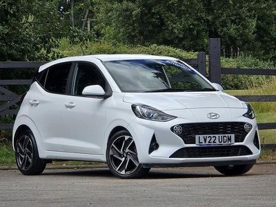 Used Hyundai i10 Premium 67 HP (49 kW) 2022 White Hatchback