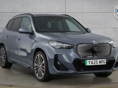Begagnad BMW iX1 M Sport 147 kW (201 HK) 2025 Grå SUV