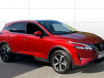Used Nissan Qashqai N-Connecta 140 HP (102 kW) 2023 Red SUV