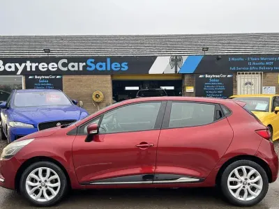 Used Renault Clio Dynamique 75 HP (55 kW) 2016 Red Hatchback