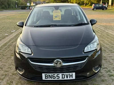 Begagnad Vauxhall Corsa SRi 90 HK (66 kW) 2015 Svart Halvkombi