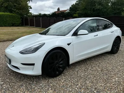 Used Tesla Model 3 RWD 235 kW (320 HP) 2022 White Sedan