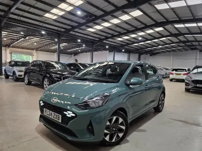 Used Hyundai i10 Advanced 2024 Green Hatchback