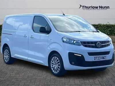 Second-hand Vauxhall Vivaro S 100 CP (73 kW) 2023 Alb Monovolum