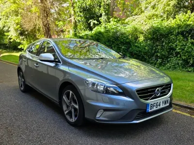 Käytetty Volvo V40 R-Design 150 HP (110 kW) 2014 Harmaa Viistoperä