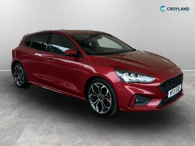 Used Ford Focus ST-Line X 125 HP (91 kW) 2021 Red Hatchback