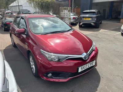 Used Toyota Auris Hybrid Business Edition 2017 Red Hatchback