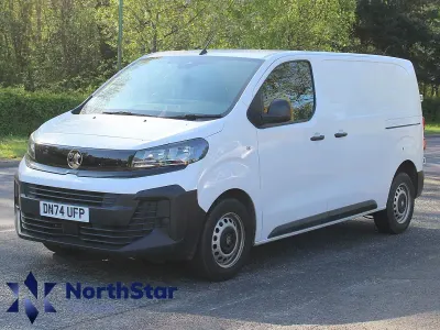 Used Vauxhall Vivaro S 120 HP (88 kW) 2024 White MPV