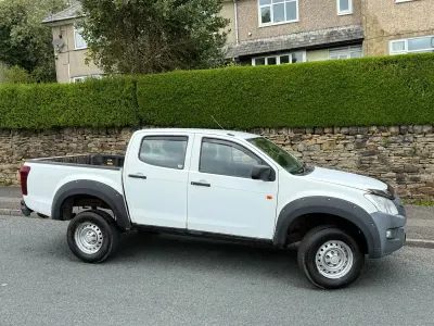 Begagnad Isuzu D-Max 2015 Vit Pickup