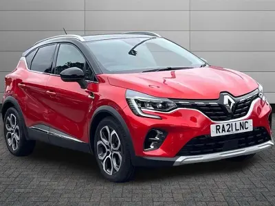 Used Renault Captur Version S 142 HP (104 kW) 2021 Red SUV