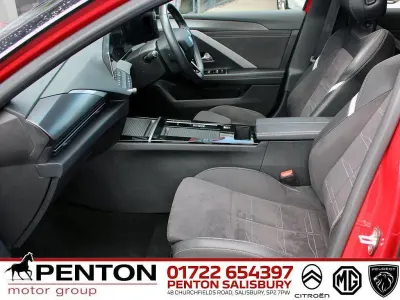 Used Vauxhall Astra Ultimate 114 kW (156 HP) 2024 Red Estate