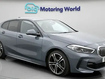 Używany BMW 118 M Sport 136 KM (100 kW) 2021 Szary Hatchback