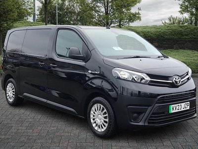 Used Toyota Proace 100 kW (136 HP) 2023 Black MPV