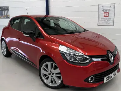 Used Renault Clio Dynamique 90 HP (66 kW) 2016 Red Hatchback