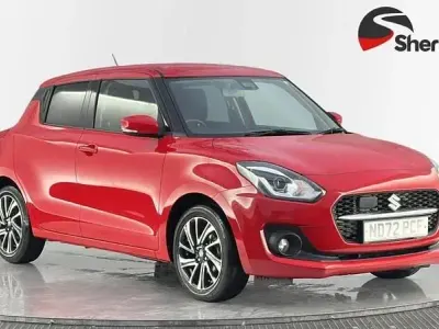 Begagnad Suzuki Swift SZ5 83 HK (61 kW) 2022 Röd Halvkombi