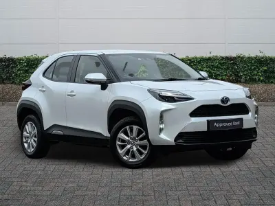 Used Toyota Yaris Hybrid 2024 White Estate