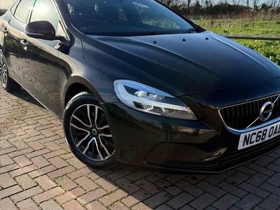 Black Used 2019 Volvo V40 Momentum Hatchback | £7,050 (Fair price)