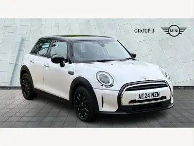 Usado Mini Cooper Classic 136 CV (100 kW) 2024 Blanco Utilitario
